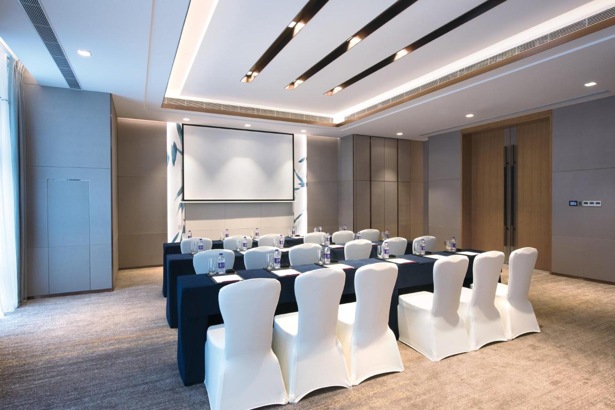 Crowne Plaza Hangzhou Qiantang - The Subway Can Reach The West Lake Scenic Area As Well As The Airport And High-Speed Rail Station, Adjacent To Jinsha Lake And Longfor Paradise Walk Екстериор снимка